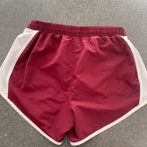 UNDER ARMOUR short size XS - Picture 4 of 7